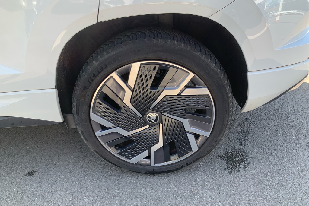 Skoda Karoq 2.0 Tsi Sportline 4X4 Dsg White #5