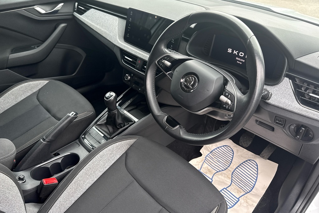 Skoda Kamiq 1.0 Tsi Se Edition SM74MVN White #6