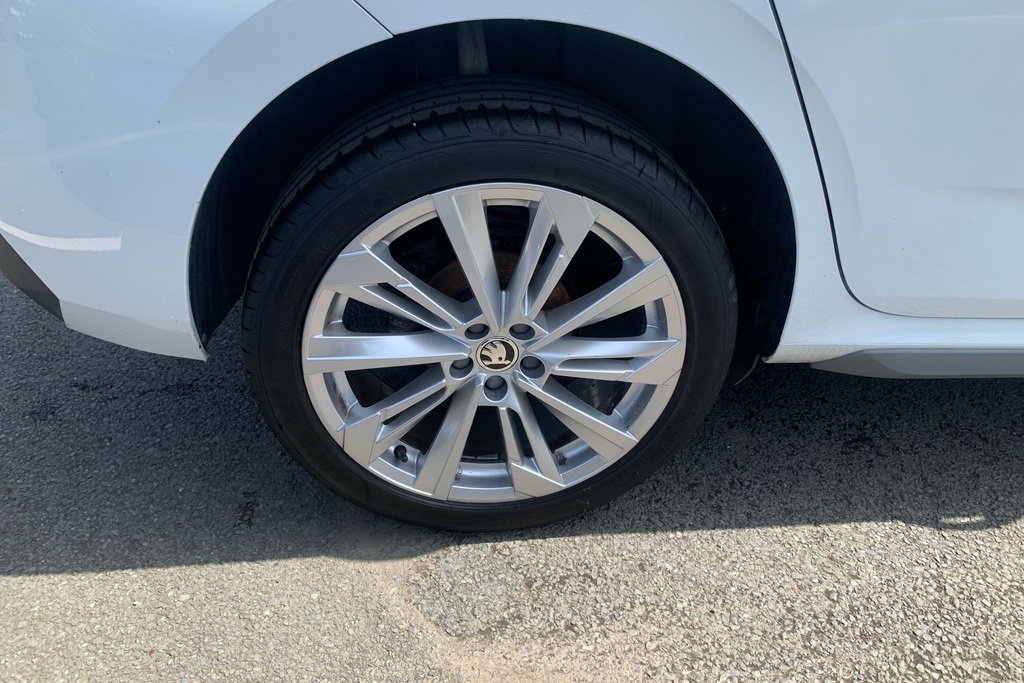 Skoda Kamiq 1.0 Tsi Se L Edition Dsg FP74NAE White #5