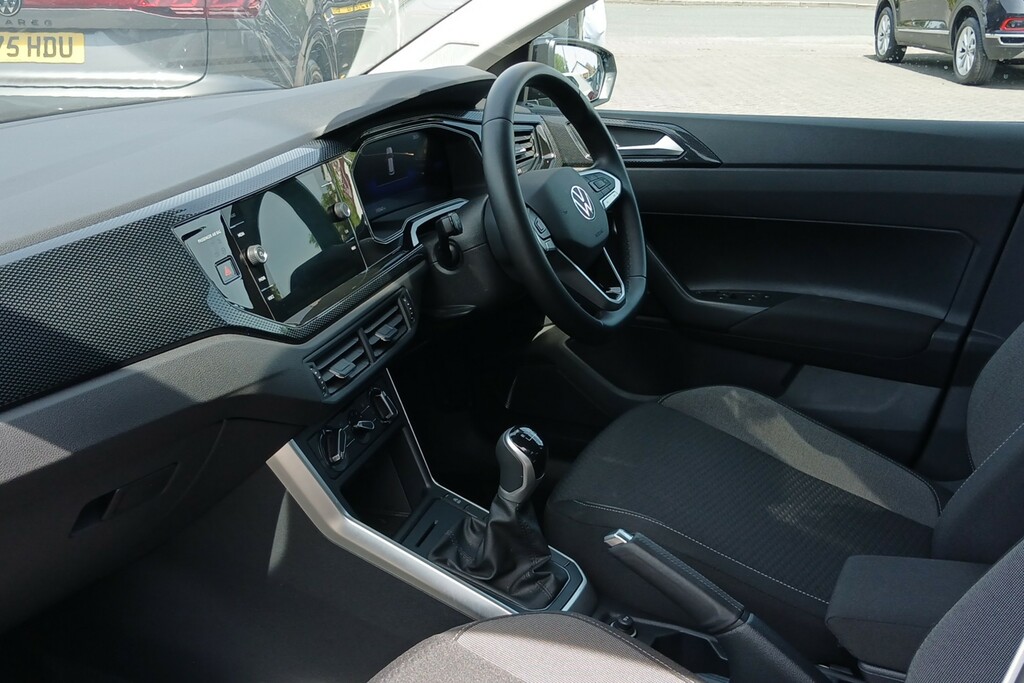 Volkswagen Polo 1.0 Tsi Match GD25ZTU Black #2