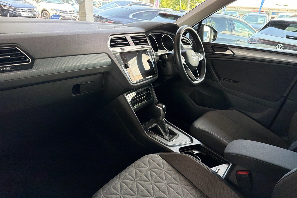 Volkswagen Tiguan 1.5 Tsi 150 Life Dsg KN22KMG Grey #2