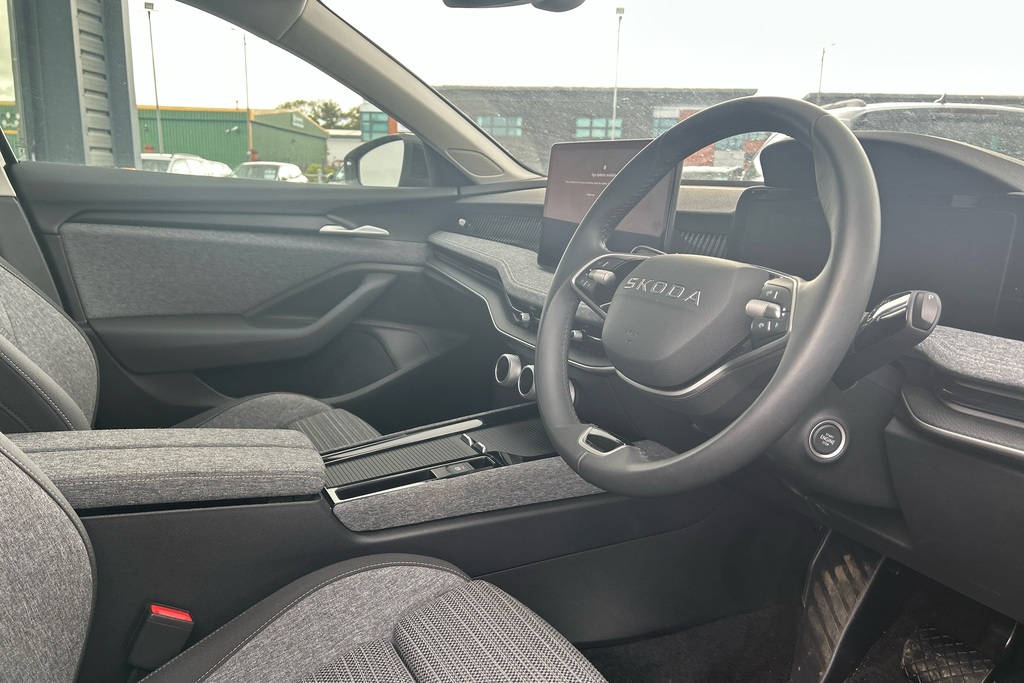 Skoda Superb 2.0 Tdi Se Technology Dsg KM25BMZ Black #6