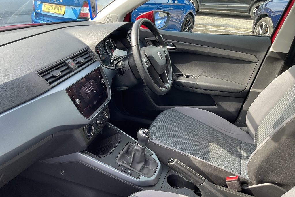 Seat Arona 1.0 Tsi Se Technology Ez DF69KYR Red #2