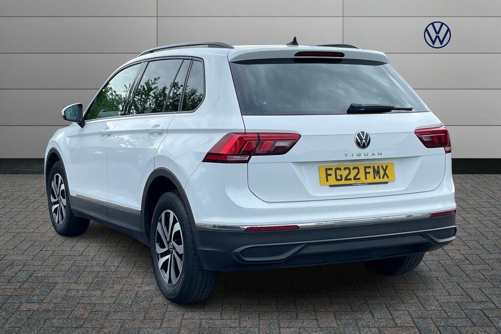 Volkswagen Tiguan 1.5 Tsi 150 Active FG22FMX White #3