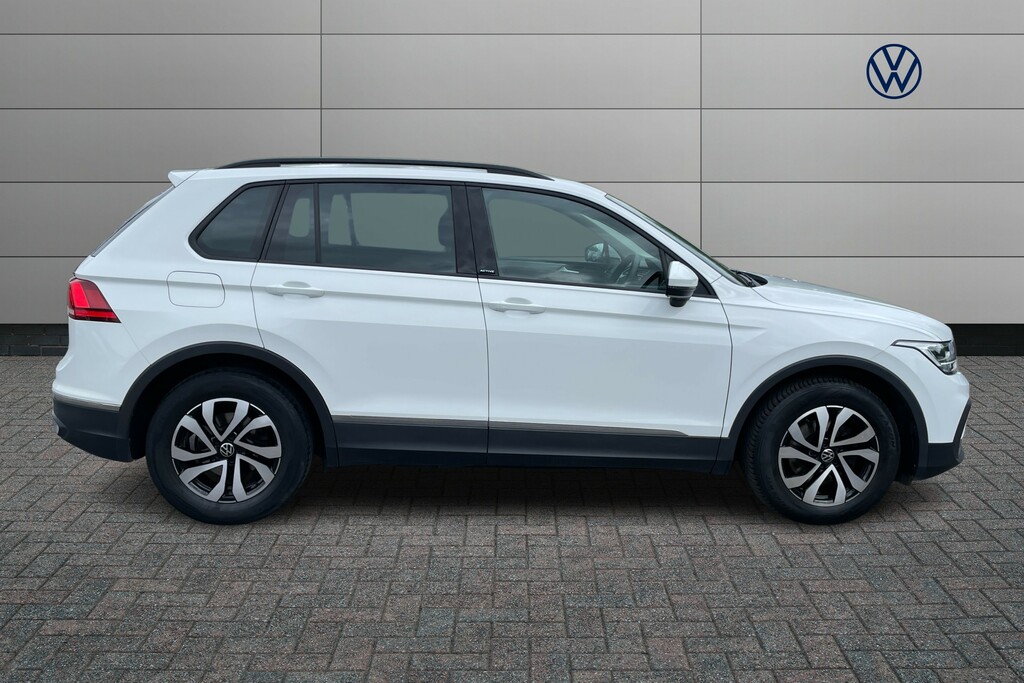 Volkswagen Tiguan 1.5 Tsi 150 Active FG22FMX White #4