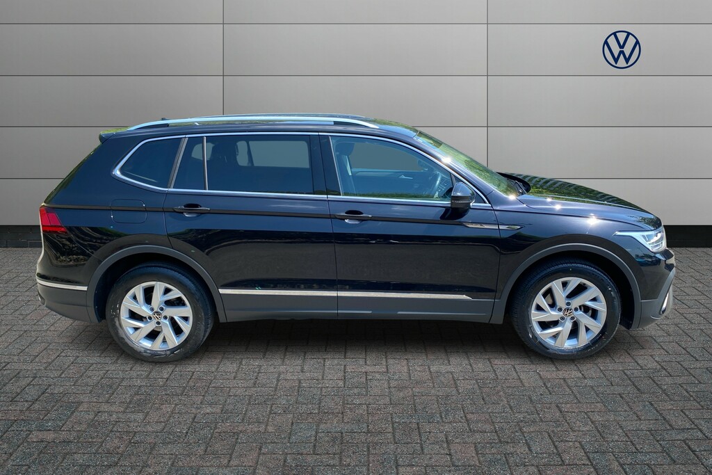 Volkswagen Tiguan Allspace 1.5 Tsi Life Dsg Black #4