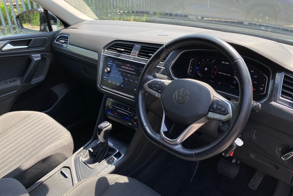 Volkswagen Tiguan Allspace 1.5 Tsi Life Dsg Black #6