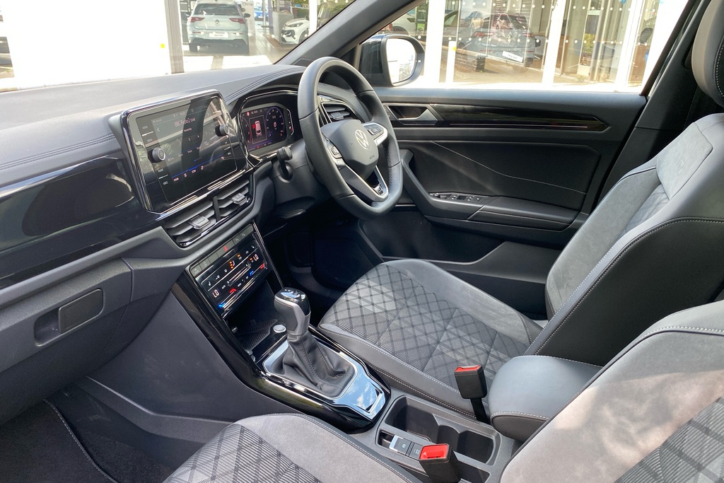 Volkswagen T-Roc 1.5 Tsi Black Edition Plus Dsg DK75YPD Black #2
