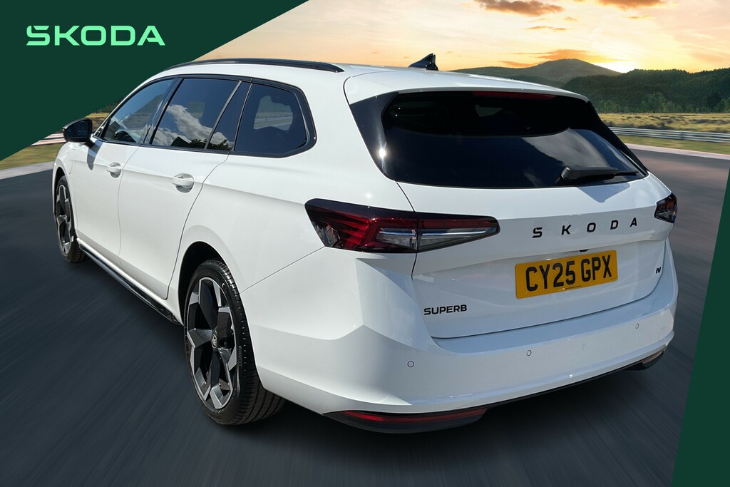 Skoda Superb 1.5 Tsi Iv Sportline Dsg White #3