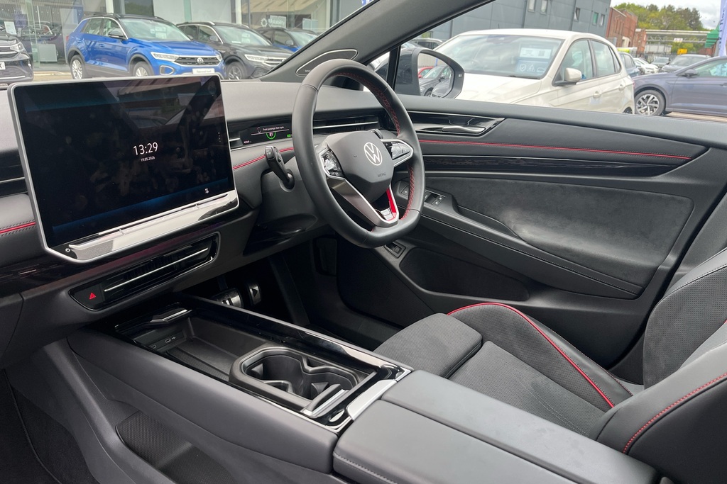 Volkswagen ID.7 250Kw 4Motion Gtx Plus 86Kwh PJ75XKZ Black #2