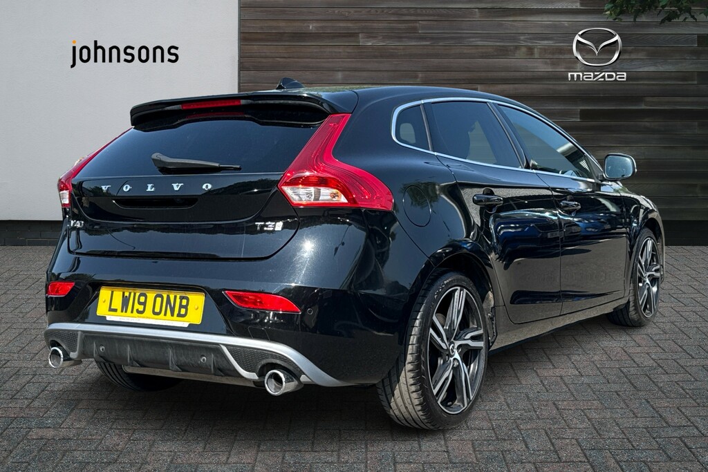 Volvo V40 T3 152 R Design Edition Geartronic Black #5