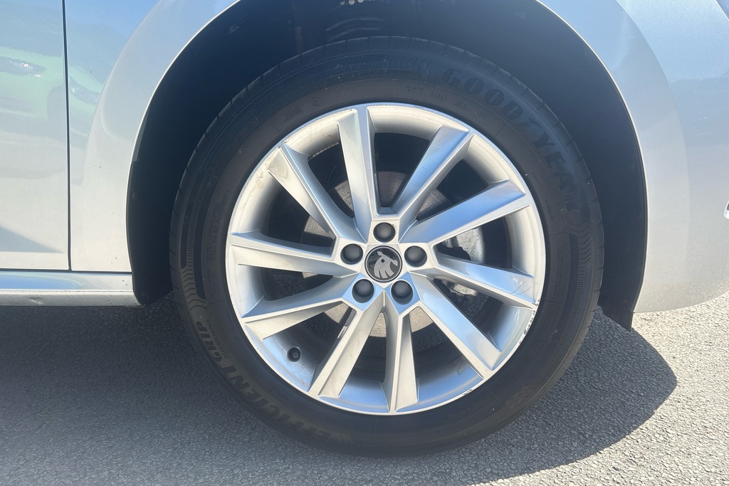 Skoda Kamiq 1.0 Tsi Se Edition GL25UUX Silver #5