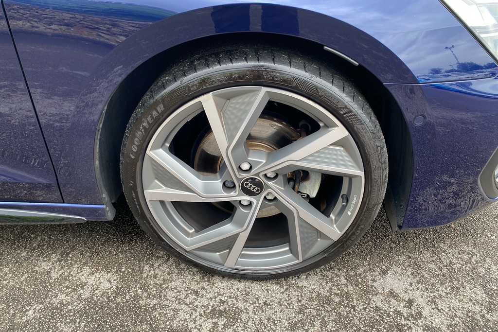 Audi A3 35 Tfsi Black Edition MV74KKG Blue #5