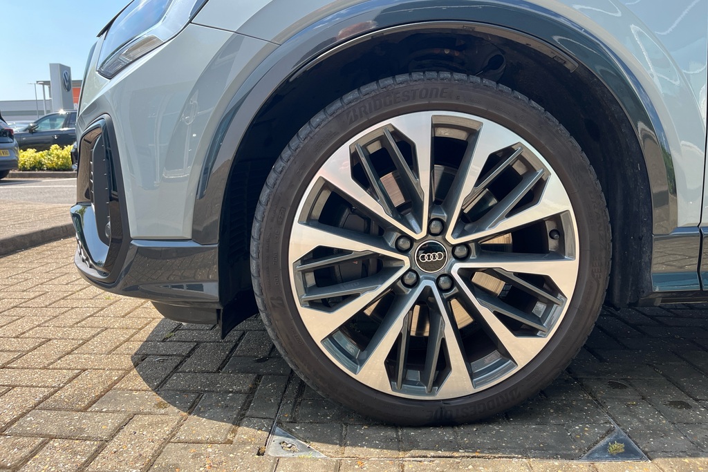 Audi Q2 Sq2 Quattro Black Edition S Tronic BD22ZJZ Grey #5