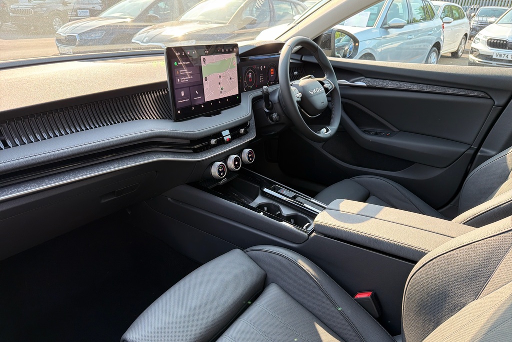 Skoda Superb 1.5 Tsi E-tec Se L Dsg KY26UHF Black #2