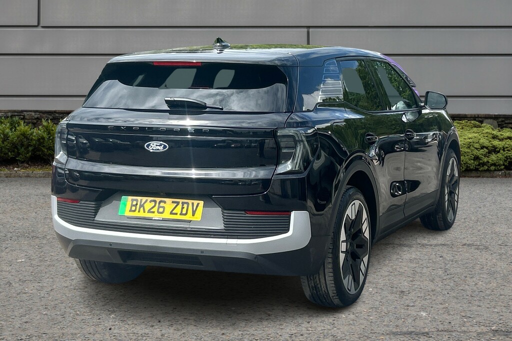 Ford Explorer Premium Black #6