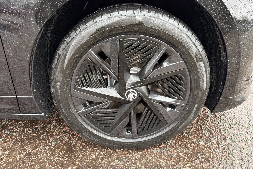 Skoda ENYAQ 250Kw Vrs 84Kwh 4X4 BC75AOA Black #5