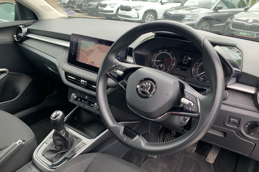 Skoda Fabia 1.0 Tsi Se L BF22GKE Black #6