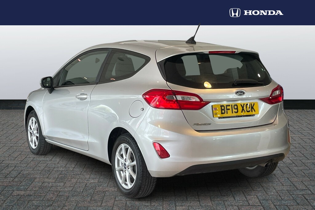 Ford Fiesta 1.1 Zetec Navigation BF19XOK Silver #2