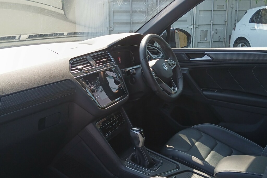 Volkswagen Tiguan 1.4 Tsi Ehybrid R-line Dsg DJ70EJW Black #2