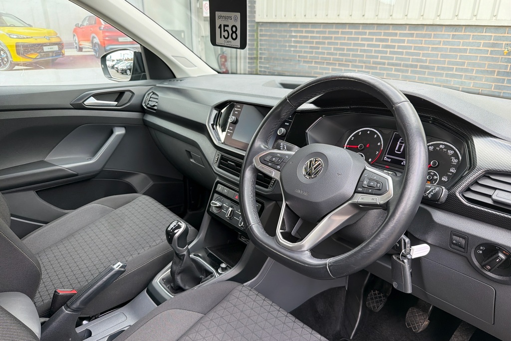 Volkswagen T-Cross 1.0 Tsi 115 Se VO70YND Black #6