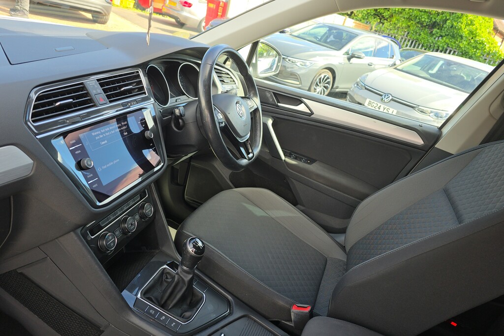 Volkswagen Tiguan 2.0 Tdi 150 Match WF69SYR White #2