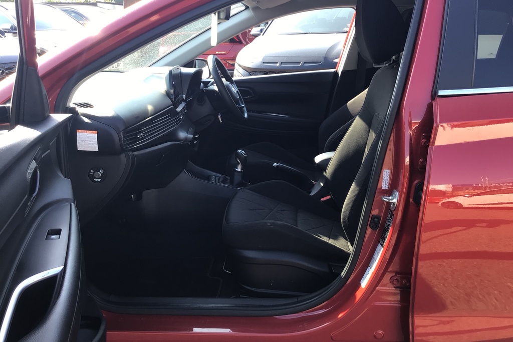 Hyundai Bayon T-gdi Premium Mhev GF73YLH Red #6