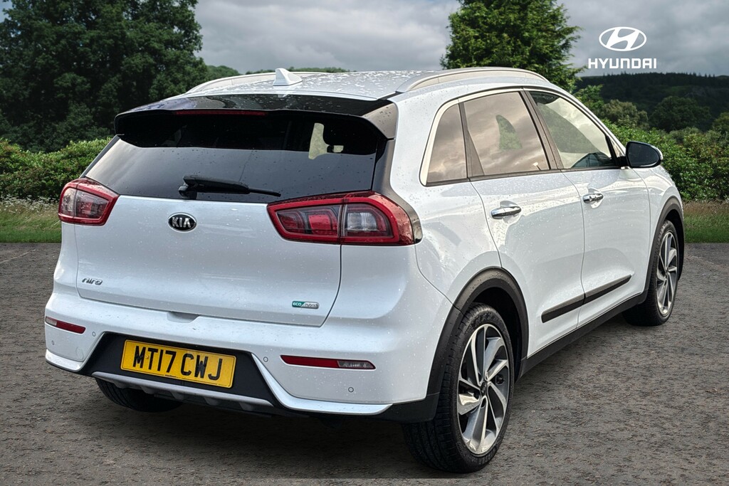 Kia Niro First Edition MT17CWJ White #5