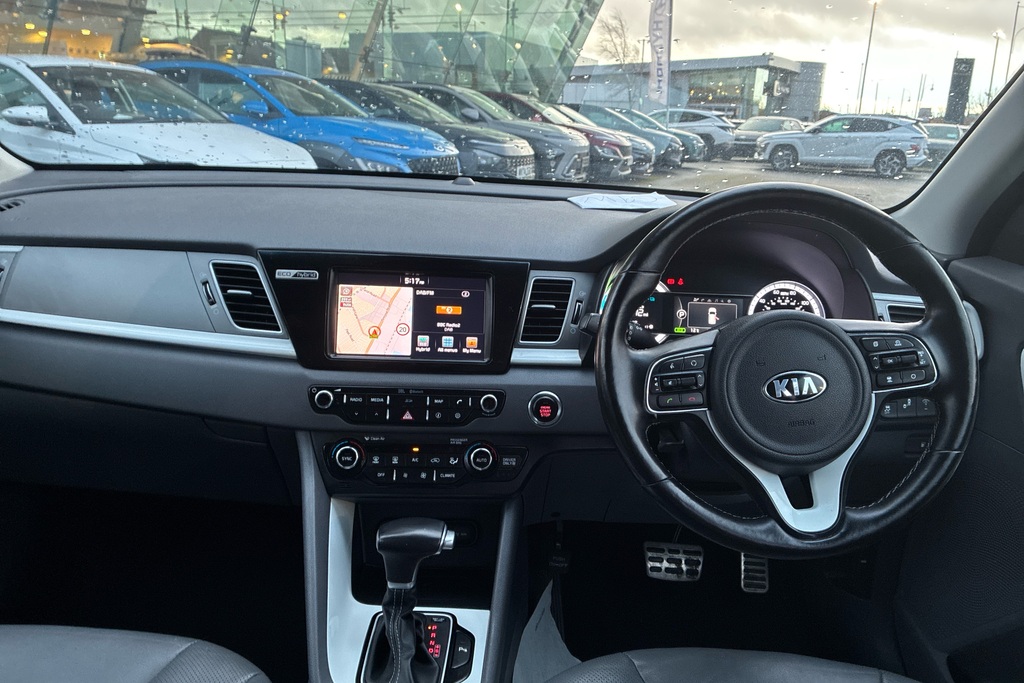 Kia Niro First Edition MT17CWJ White #3