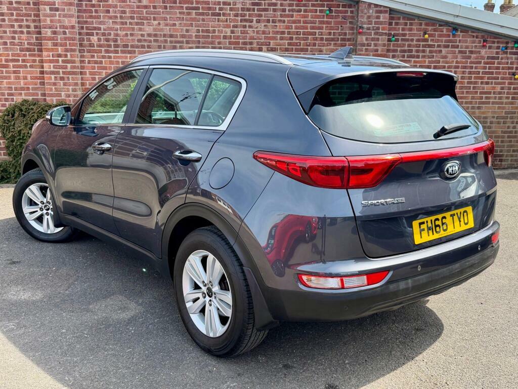 Kia Sportage 1.7 Crdi 2 Euro 6 S S FH66TYO Silver #4