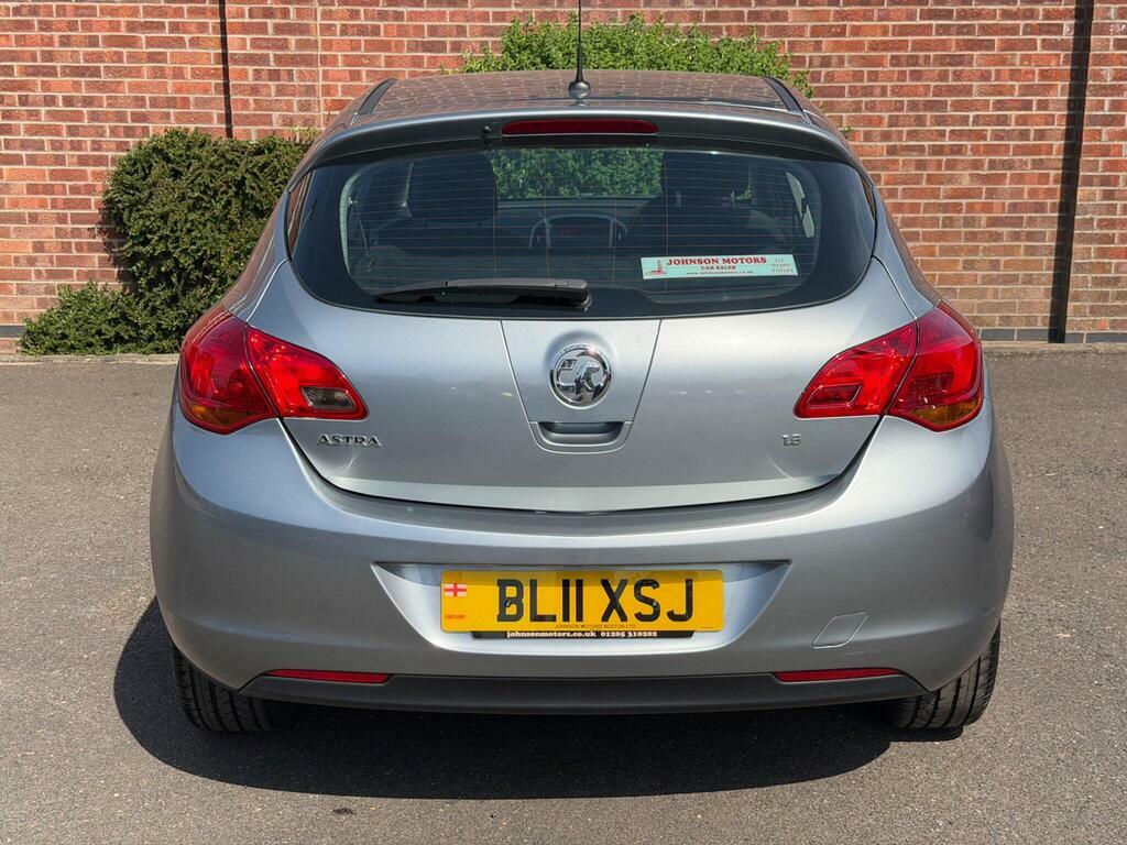 Vauxhall Astra 1.6 16V Exclusiv Euro 5 BL11XSJ Silver #6