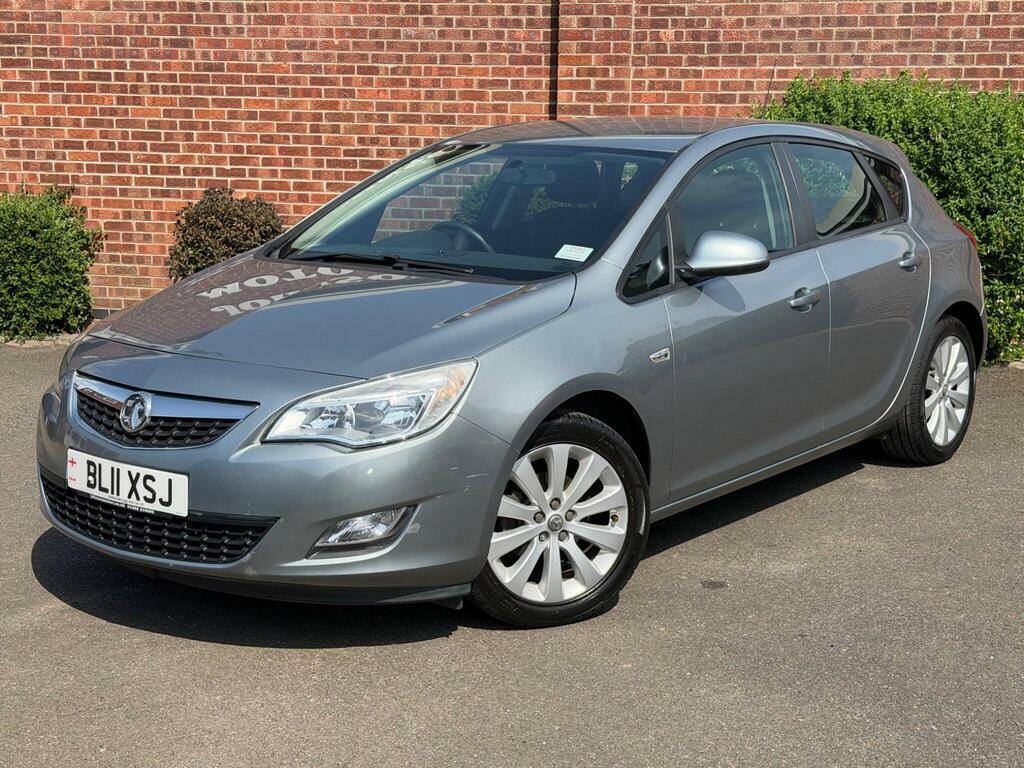 Vauxhall Astra 1.6 16V Exclusiv Euro 5 BL11XSJ Silver #3