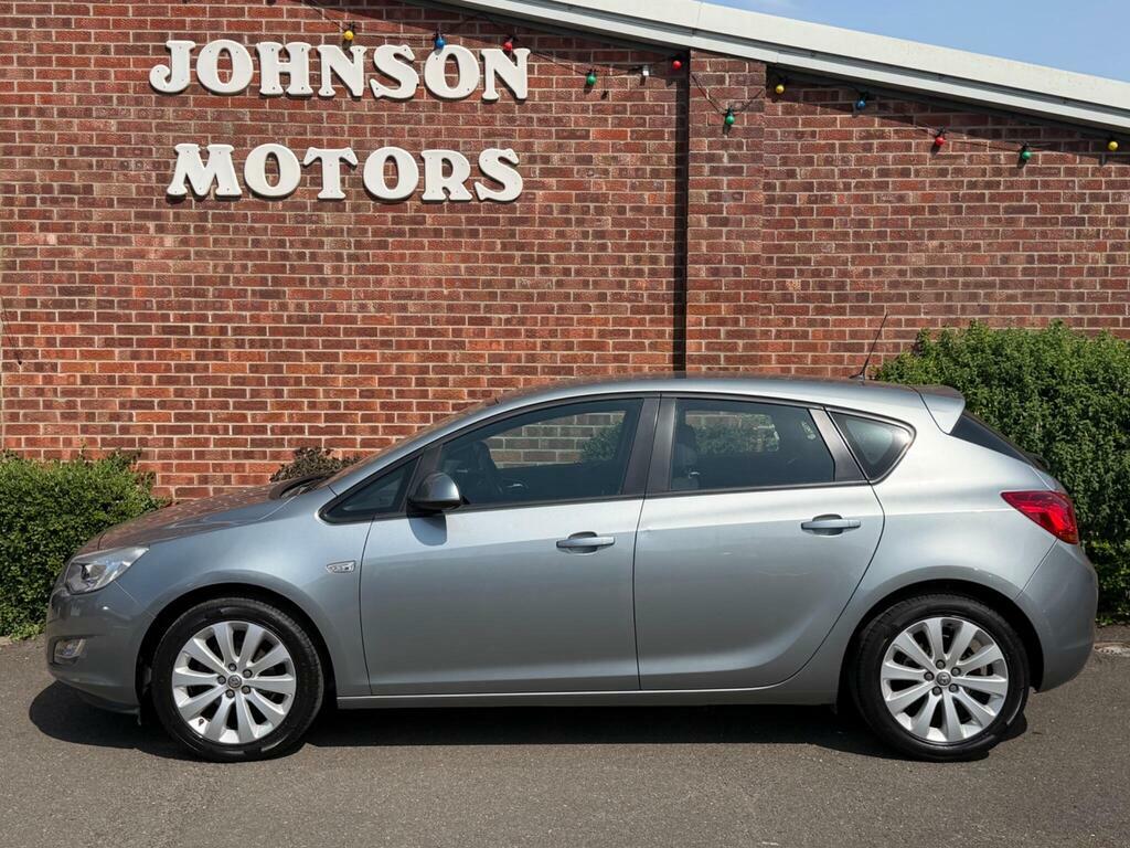 Vauxhall Astra 1.6 16V Exclusiv Euro 5 BL11XSJ Silver #5