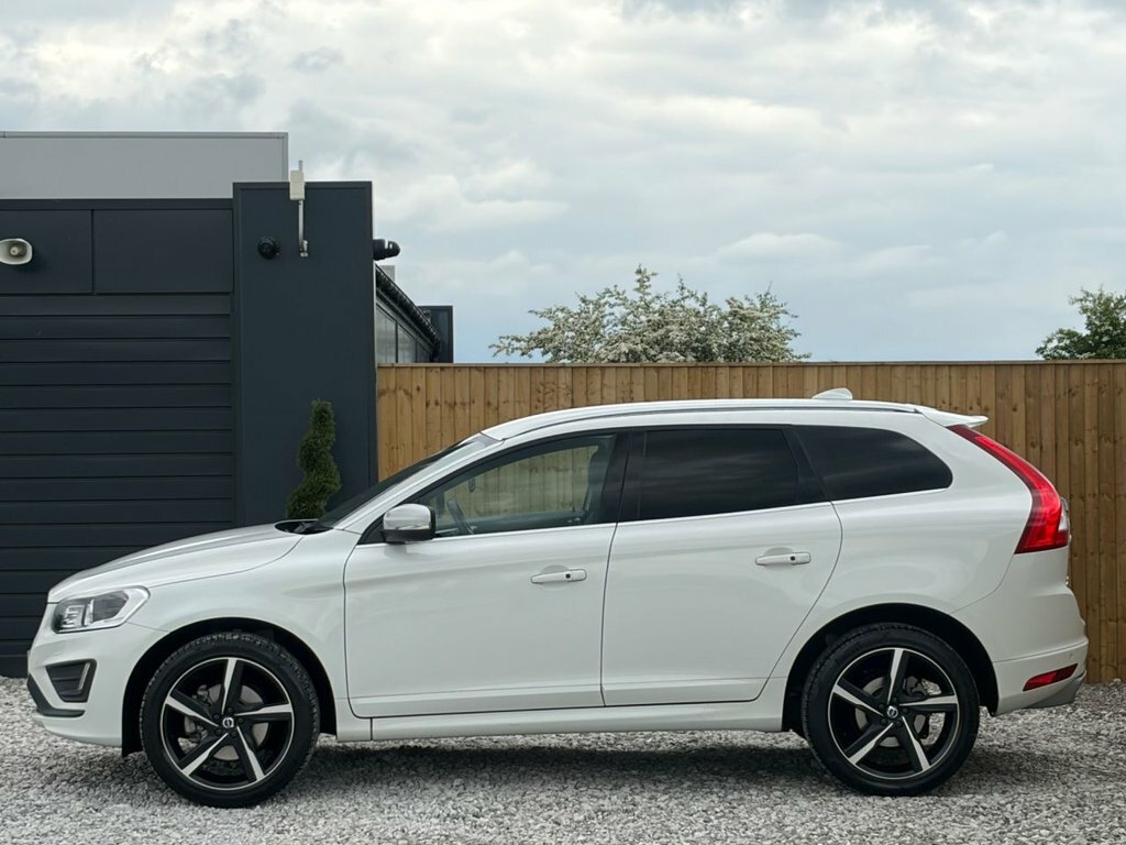 Volvo XC60 2L R-design Lux Nav White #4