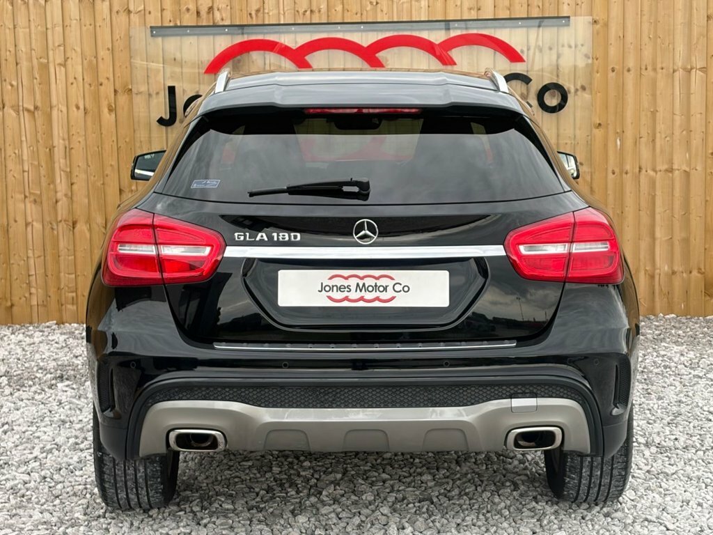 Mercedes-Benz GLA Class 1.6L Urban Edition LR64CMJ Black #5
