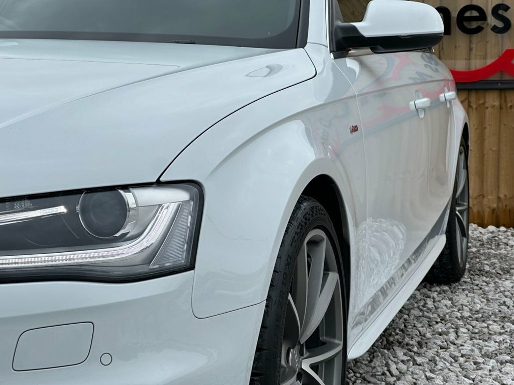 Audi A4 Avant 2L S Line White #4