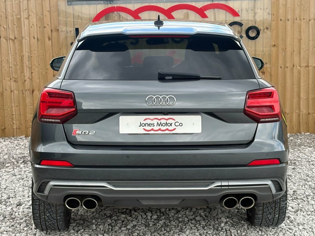 Audi SQ2 2L Black Edition Grey #5