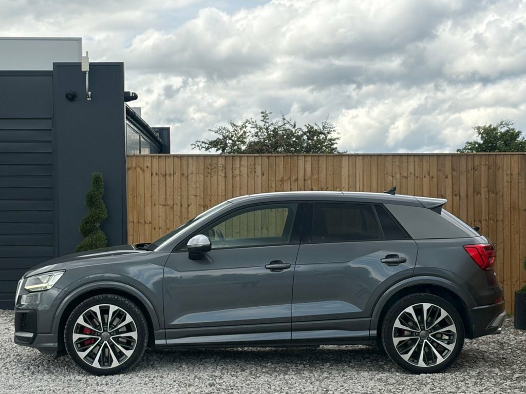 Audi SQ2 2L Black Edition Grey #4