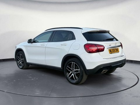 Mercedes-Benz GLA Class 1.6 Gla 180 NL69CNV White #3