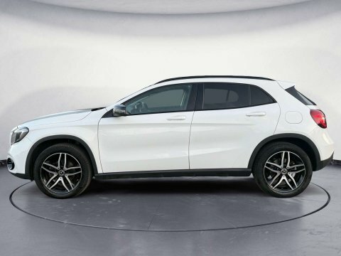 Mercedes-Benz GLA Class 1.6 Gla 180 NL69CNV White #2