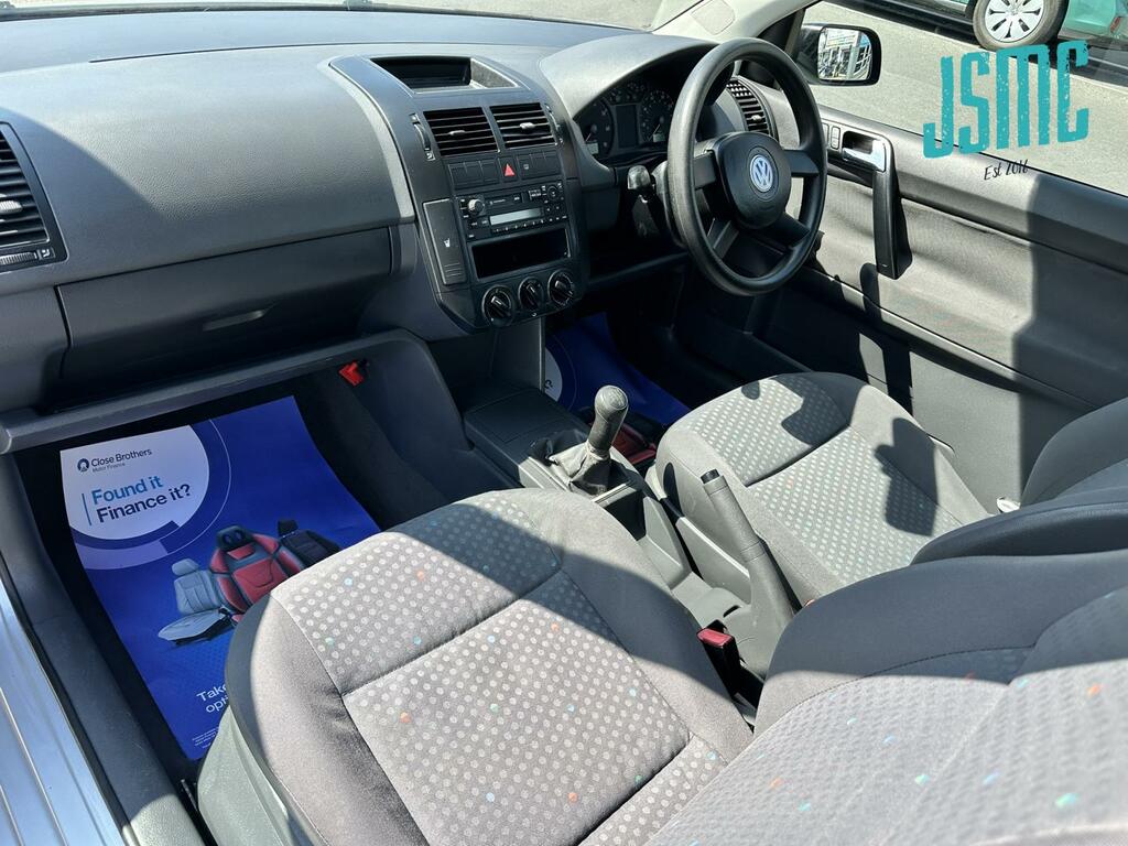 Volkswagen Polo E Red #2