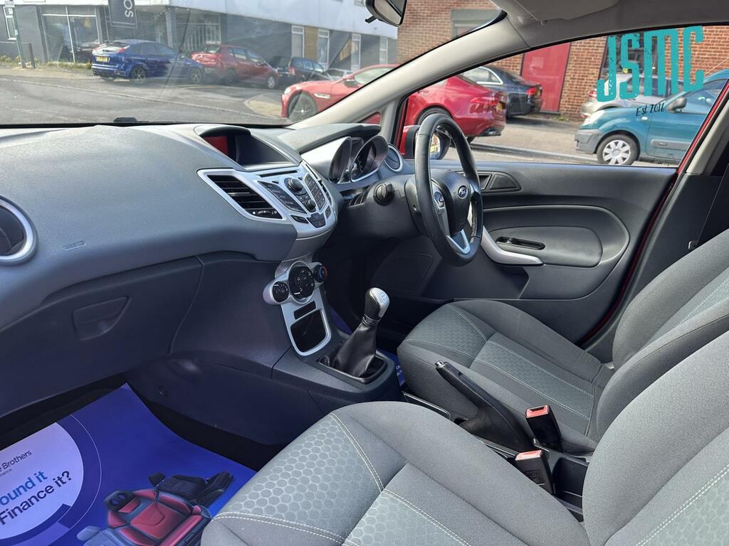 Ford Fiesta 1.4 Zetec Hatchback 133 G Km 94 HG09VHM Red #2