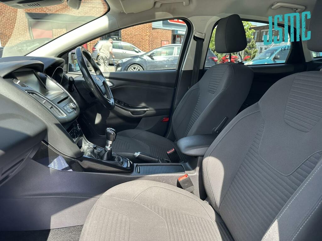 Ford Focus 1.0T Ecoboost Titanium Hatchback GH16DRV Blue #5
