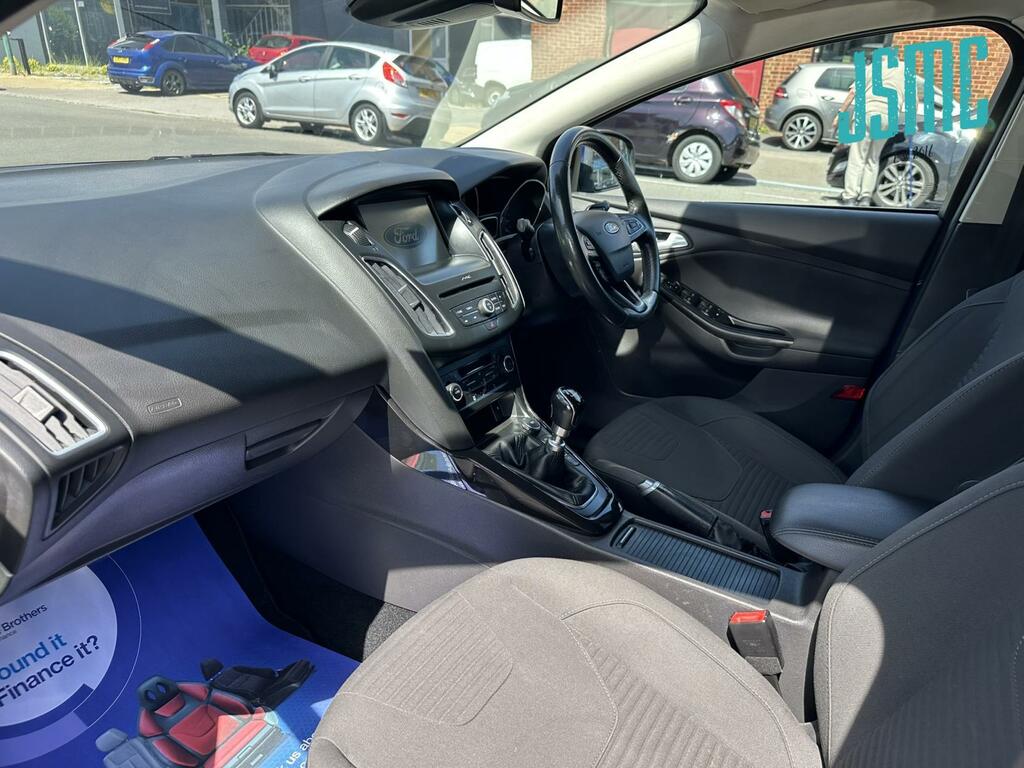 Ford Focus 1.0T Ecoboost Titanium Hatchback GH16DRV Blue #2