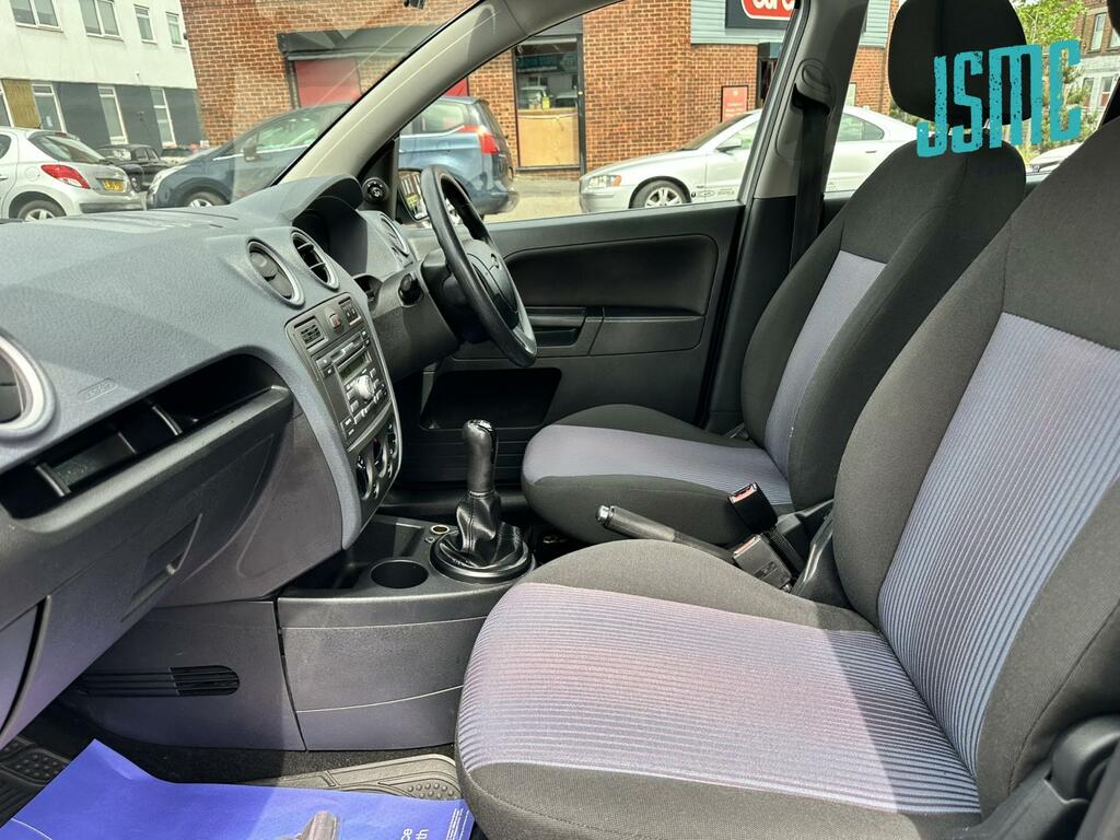 Ford Fusion 1.4 Style Climate Hatchback 154 Silver #4