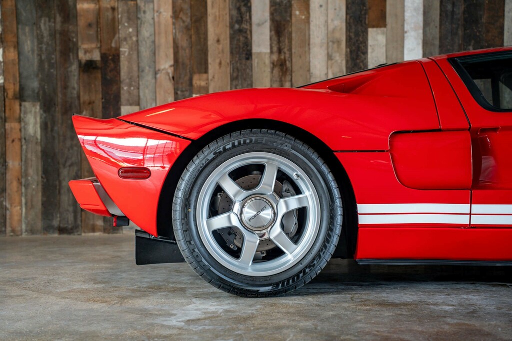 Ford GT Red Red #5