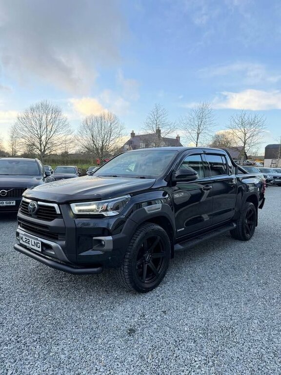 Toyota HILUX 2022 2.8 D-4d Invincible Pickup Double Cab Die ML22LNG Black #3