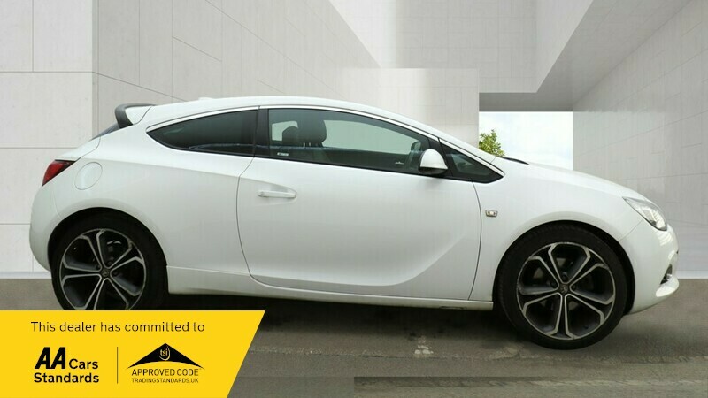 Vauxhall Astra GTC Limited Edition S S White #5