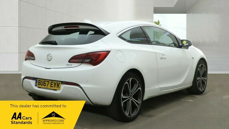 Vauxhall Astra GTC Limited Edition S S White #4