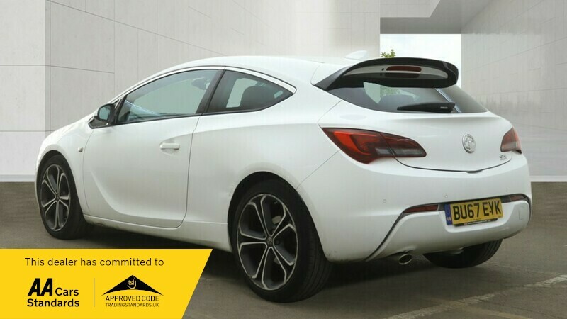 Vauxhall Astra GTC Limited Edition S S White #3